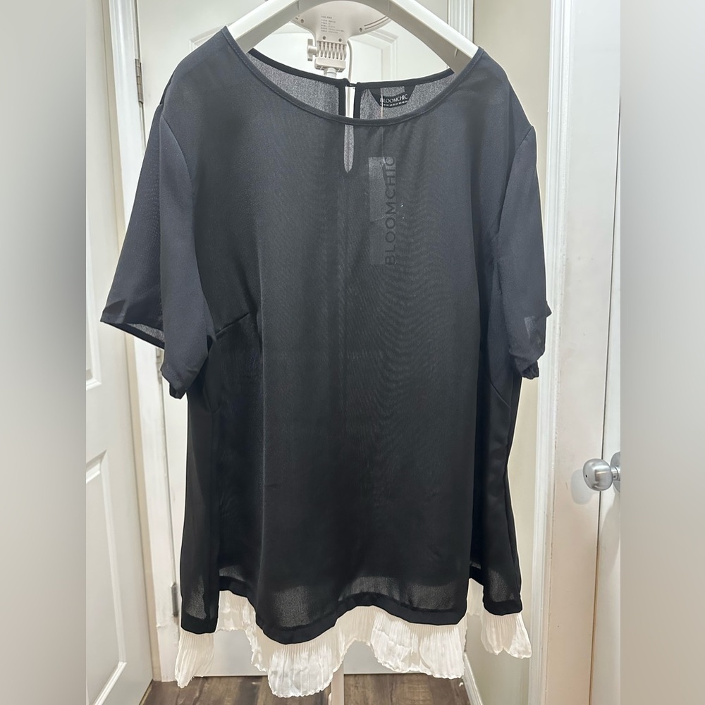 BloomChic Plus Size Round Neck Contrast Ruffle Trim Blouse - Picture 4 of 7